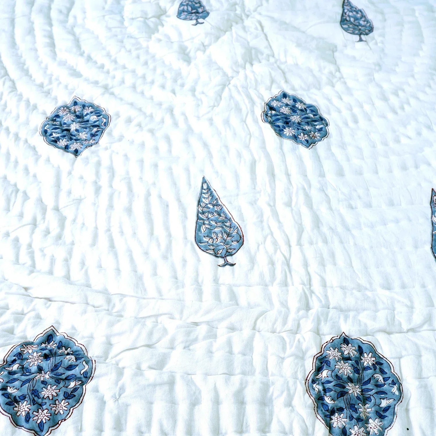 Hand Block Printed Jaipuri Cotton Quilt - Blue Floral Bel (90X108 Inches)
